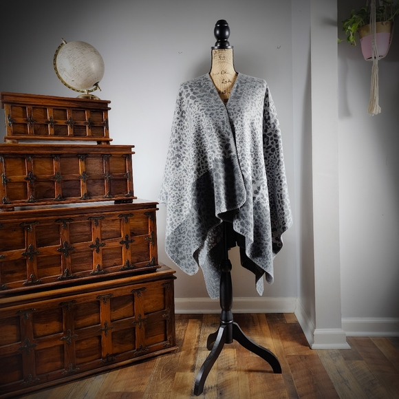 Animal Print Open-Front Wrap - Picture 1 of 7